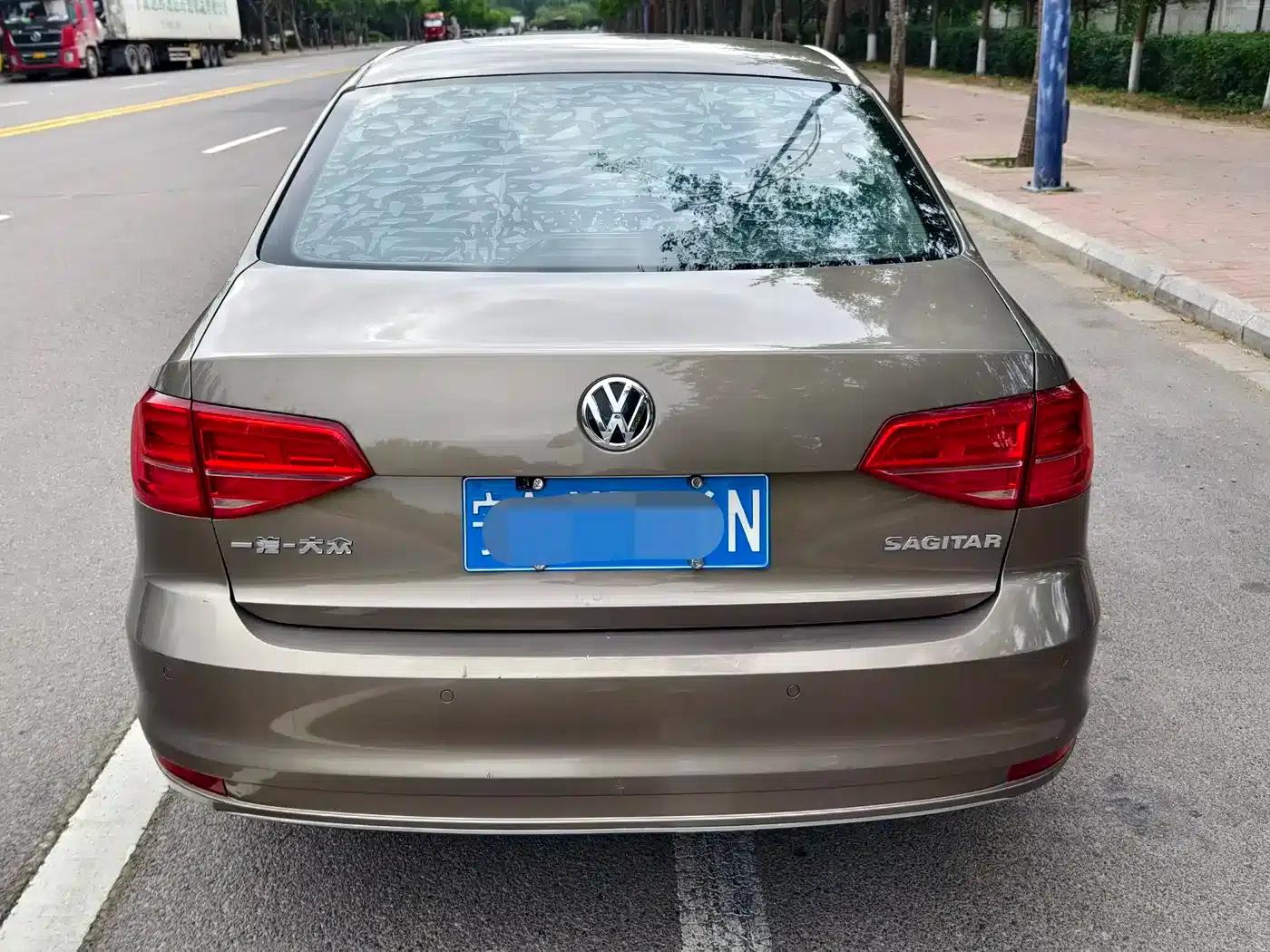 2015 Volkswagen Sagitar 1.6L Manual Comfort Edition — миниатюра 4