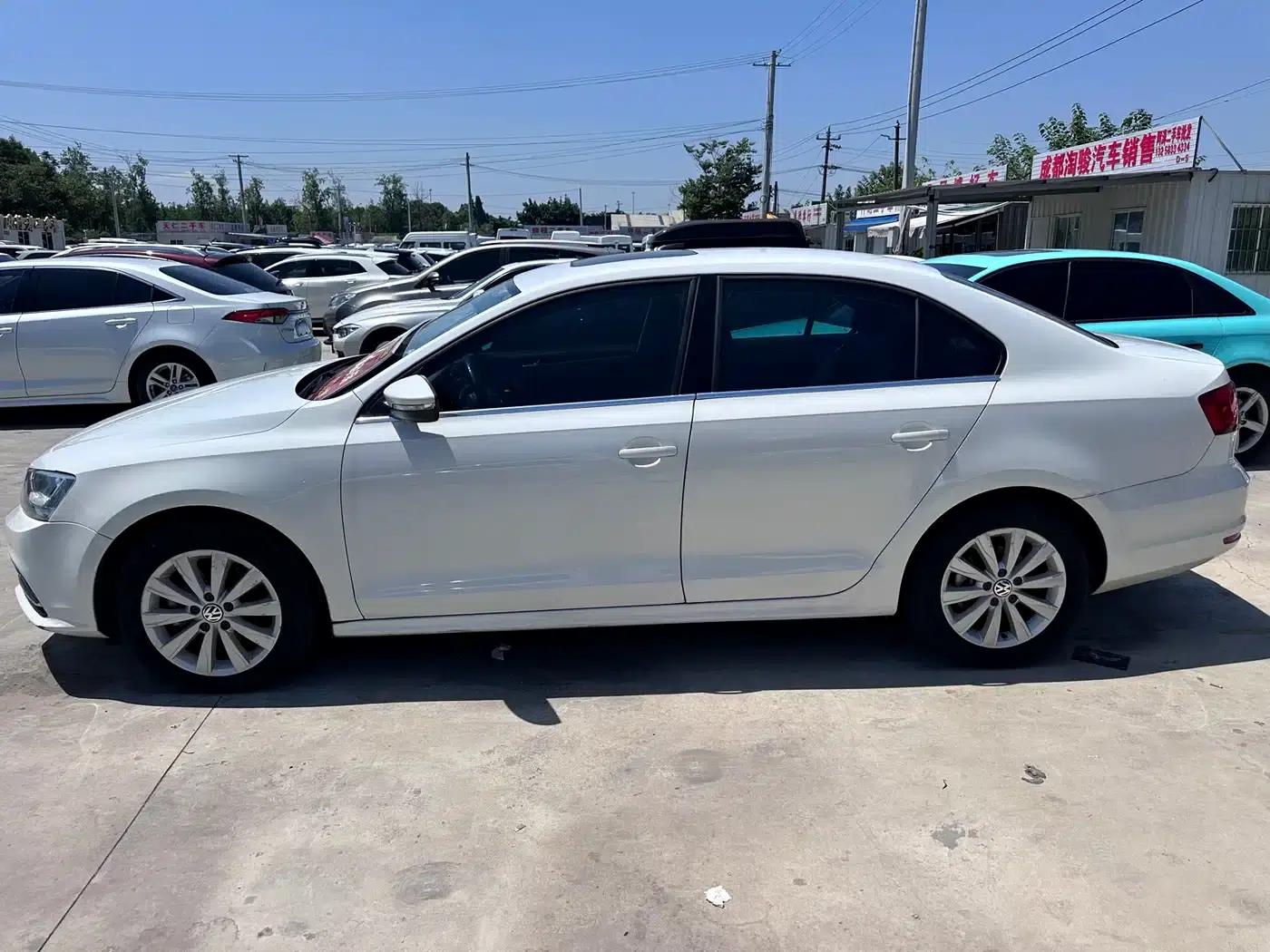 2015 Volkswagen Sagitar 1.6L Automatic Comfort Model — миниатюра 2