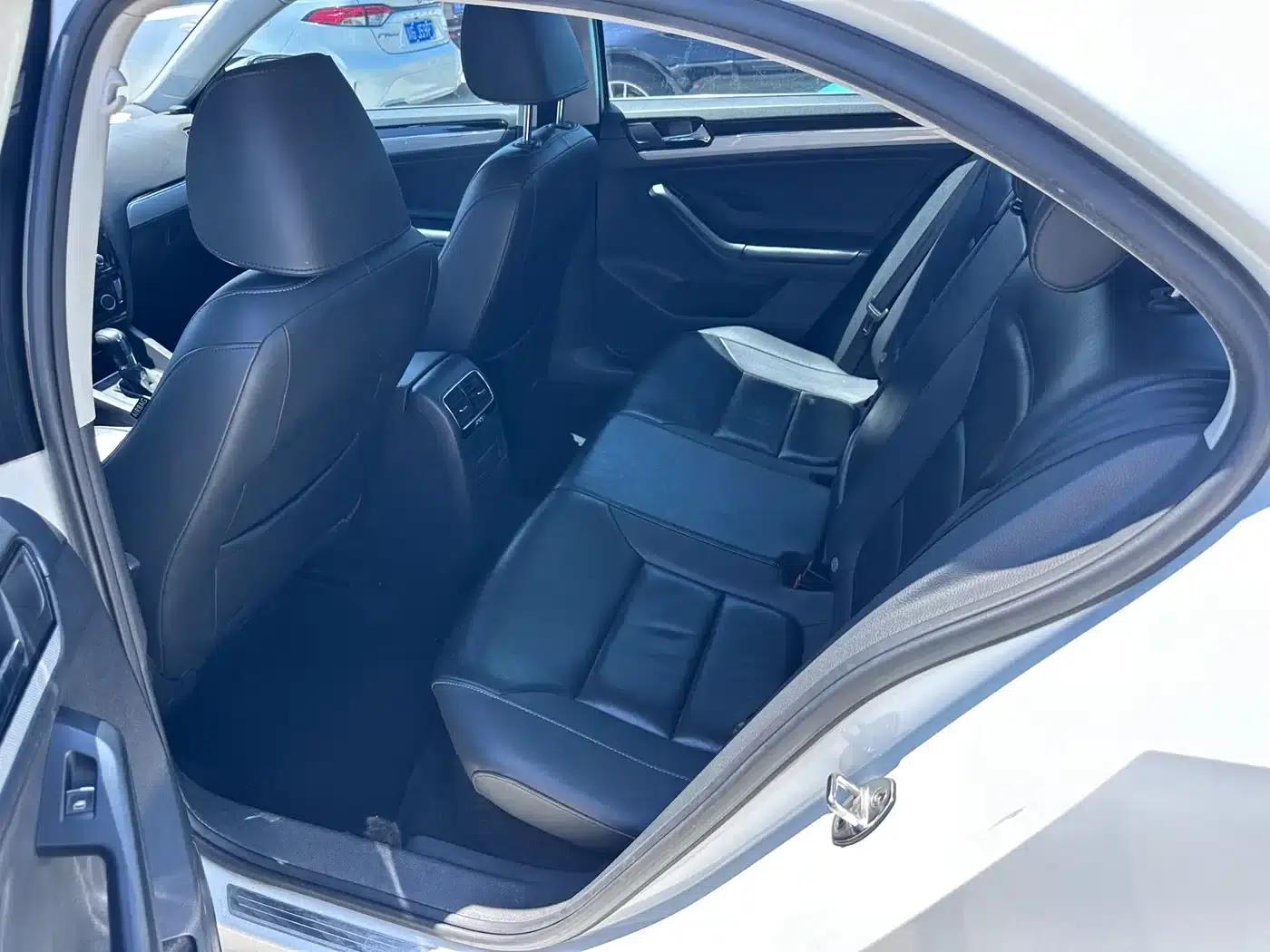 2015 Volkswagen Sagitar 1.6L Automatic Comfort Model — миниатюра 6