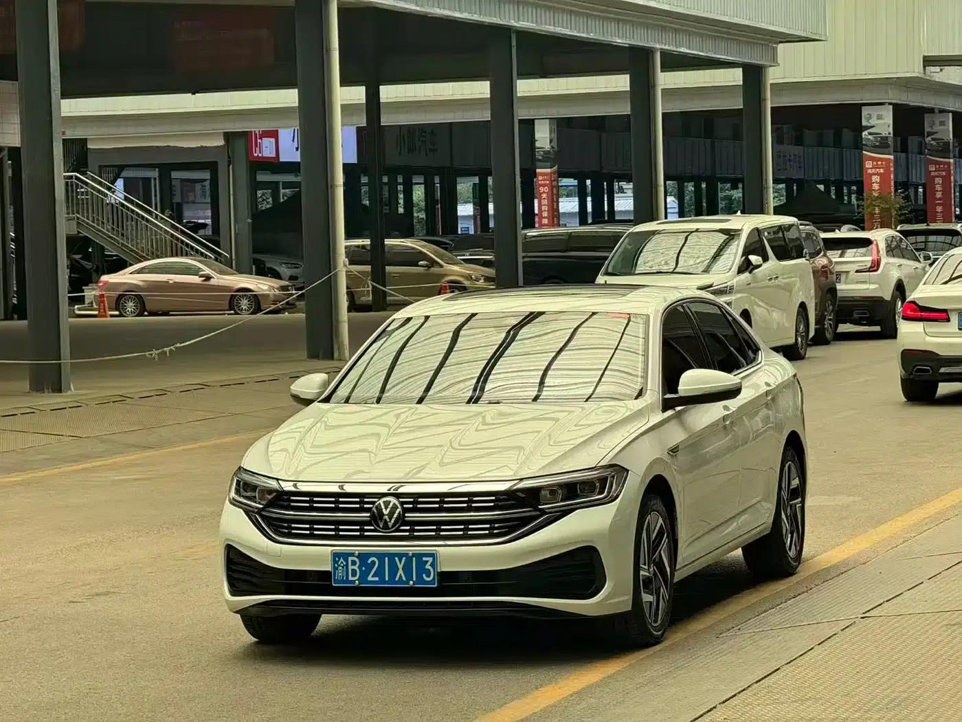 2023 Volkswagen Sagitar 300TSI DSG Super Edition — миниатюра 1