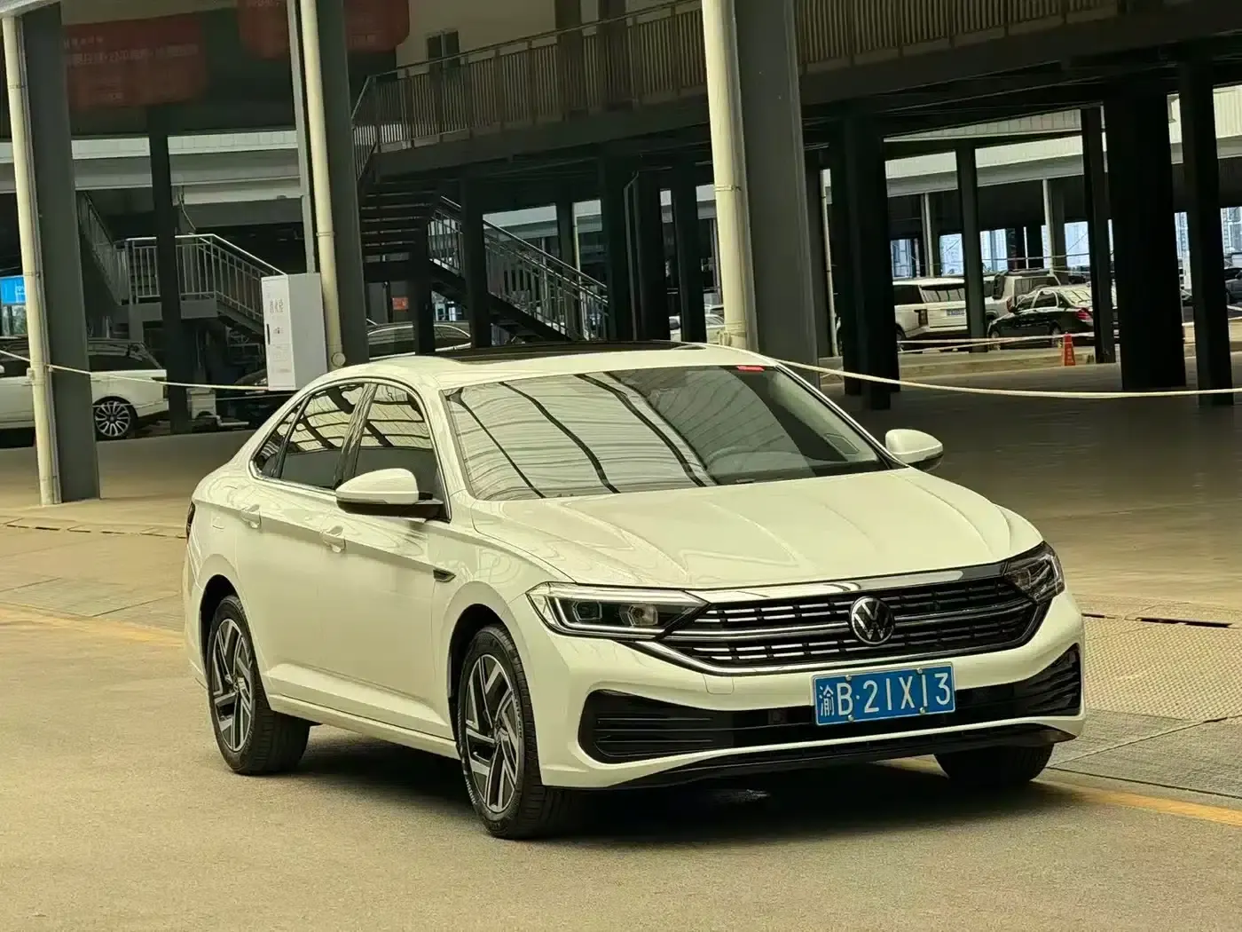 2023 Volkswagen Sagitar 300TSI DSG Super Edition — миниатюра 3