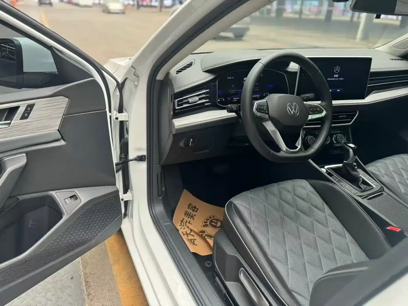 2023 Volkswagen Sagitar 300TSI DSG Super Edition — миниатюра 4