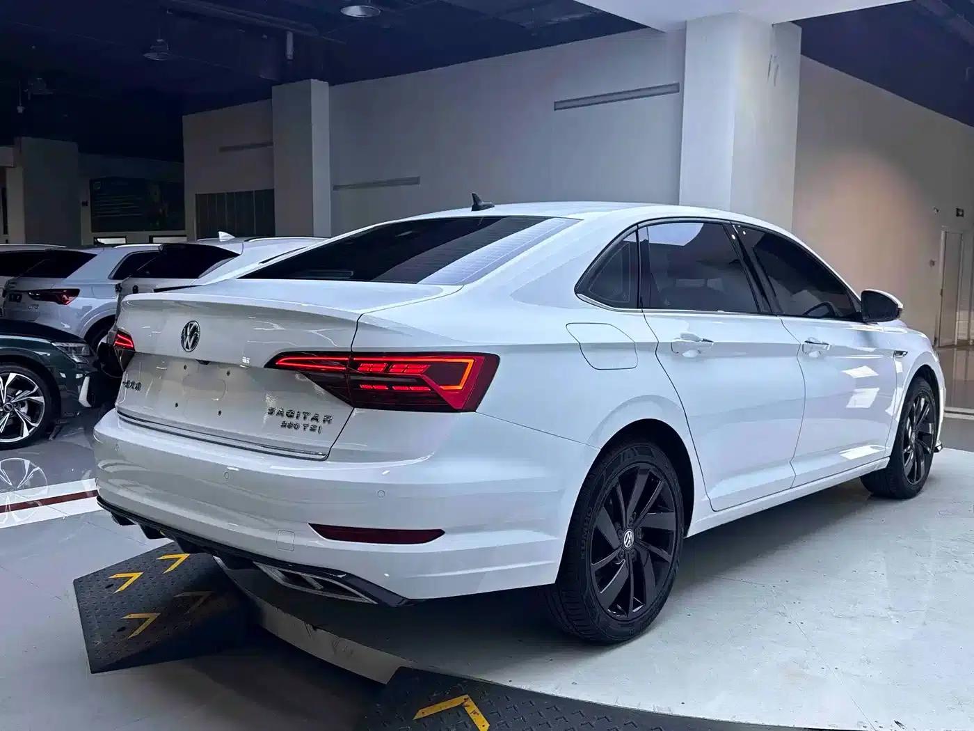 2021 Volkswagen Sagitar 280TSI DSG Excellence Edition — миниатюра 6