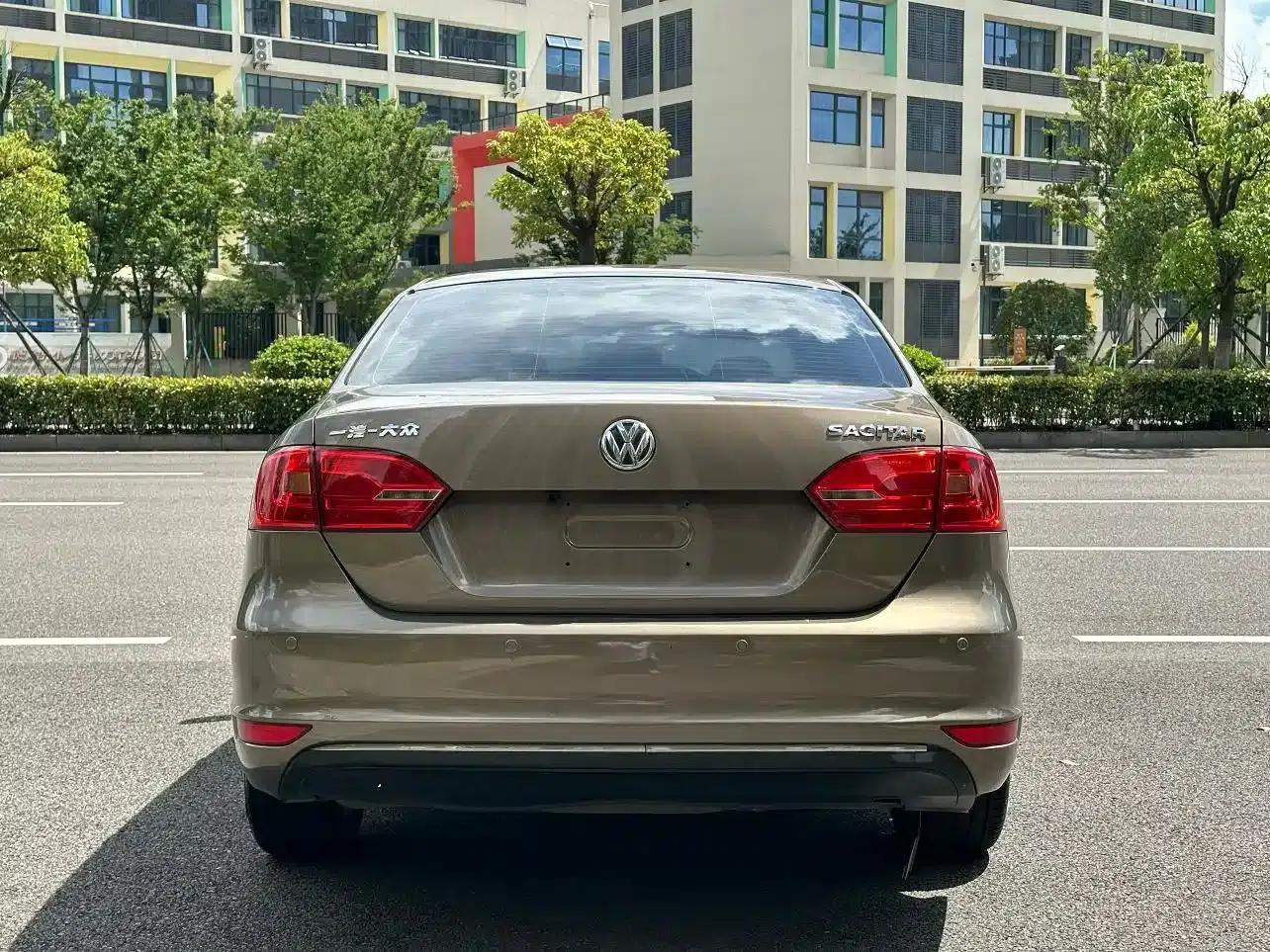 2012 Volkswagen Sagitar 1.6L Automatic Fashion Edition — миниатюра 5