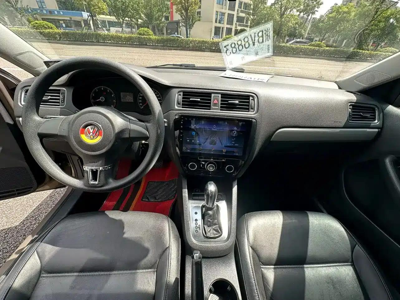 2012 Volkswagen Sagitar 1.6L Automatic Fashion Edition — миниатюра 8