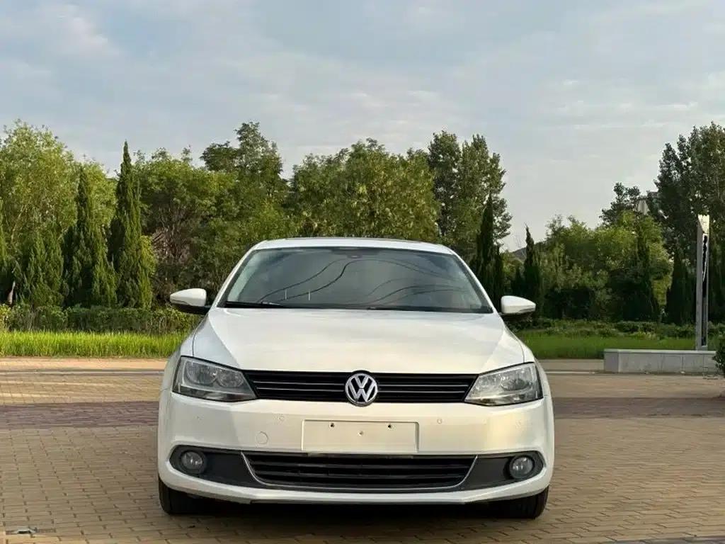2014 Volkswagen Sagitar 1.4TSI Manual Deluxe Edition — миниатюра 2