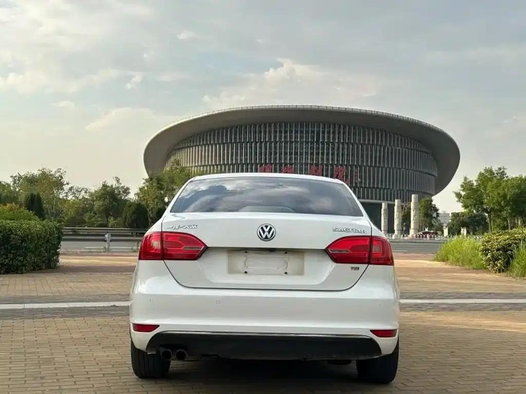 2014 Volkswagen Sagitar 1.4TSI Manual Deluxe Edition — миниатюра 4