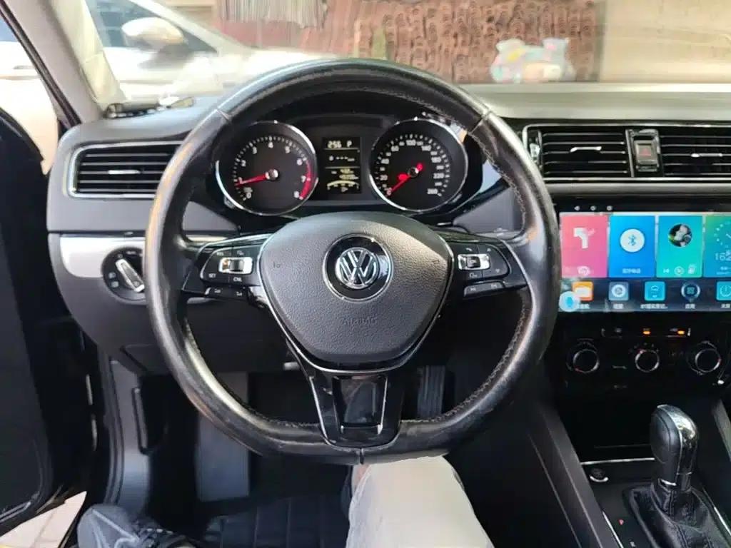 2018 Volkswagen Sagitar 1.6L Automatic Comfort Model — миниатюра 11