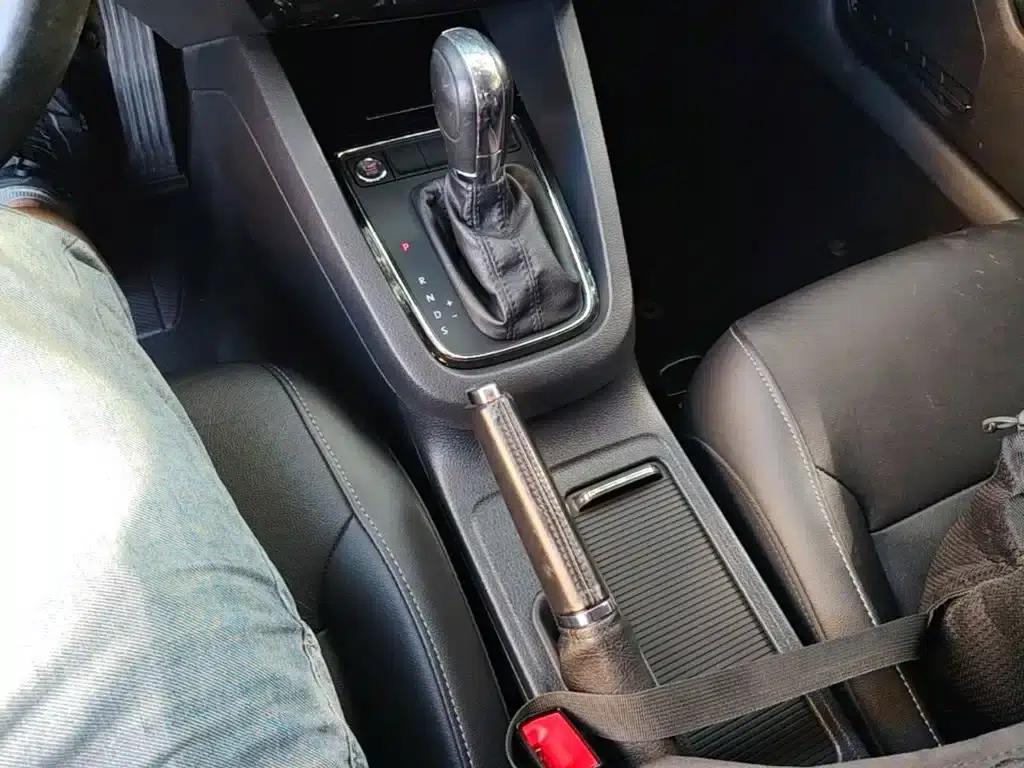2018 Volkswagen Sagitar 1.6L Automatic Comfort Model — миниатюра 14