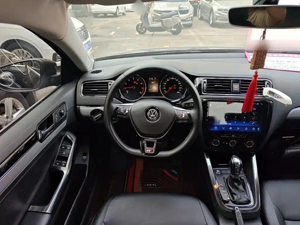 2018 Volkswagen Sagitar 1.6L Automatic Comfort Model — миниатюра 11