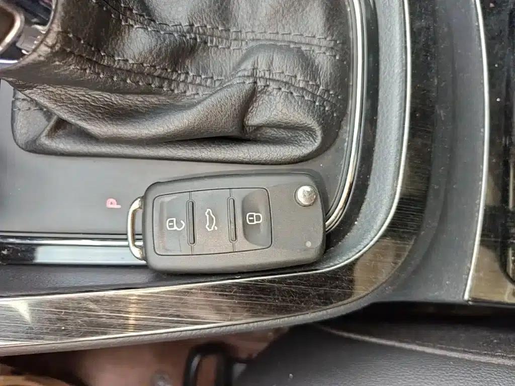 2018 Volkswagen Sagitar 1.6L Automatic Comfort Model — миниатюра 9
