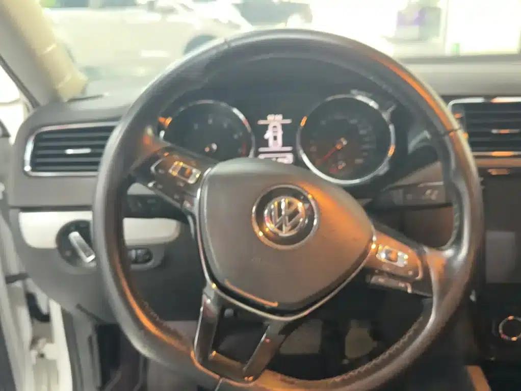 2018 Volkswagen Sagitar 280TSI DSG Dynamic Edition — миниатюра 5