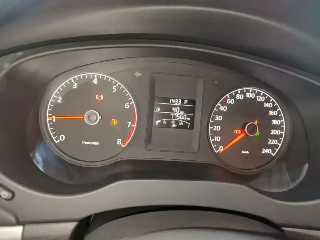 2014 Volkswagen Sagitar Facelift 1.6L Automatic Leading Edition — миниатюра 12