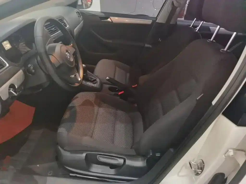 2014 Volkswagen Sagitar Facelift 1.6L Automatic Leading Edition — миниатюра 15