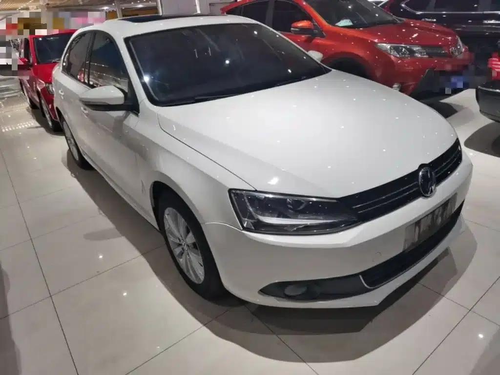 2014 Volkswagen Sagitar Facelift 1.6L Automatic Leading Edition — миниатюра 4