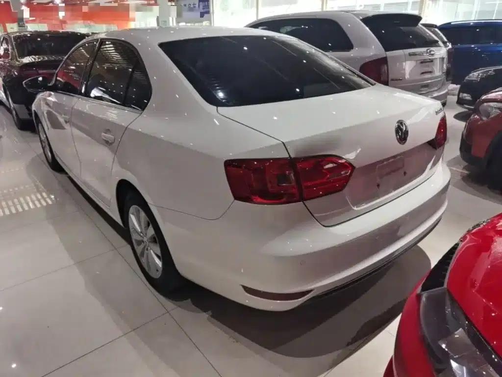 2014 Volkswagen Sagitar Facelift 1.6L Automatic Leading Edition — миниатюра 5