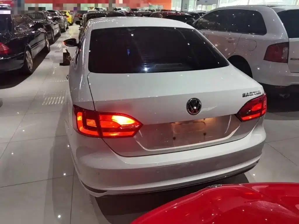 2014 Volkswagen Sagitar Facelift 1.6L Automatic Leading Edition — миниатюра 6