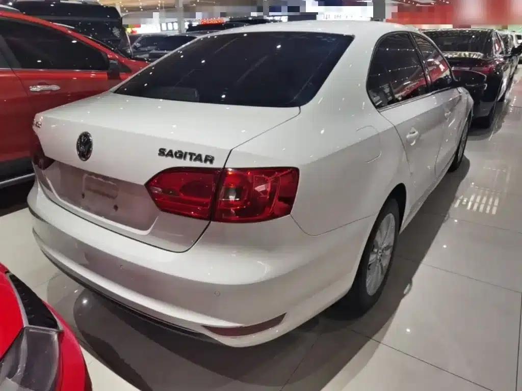 2014 Volkswagen Sagitar Facelift 1.6L Automatic Leading Edition — миниатюра 7