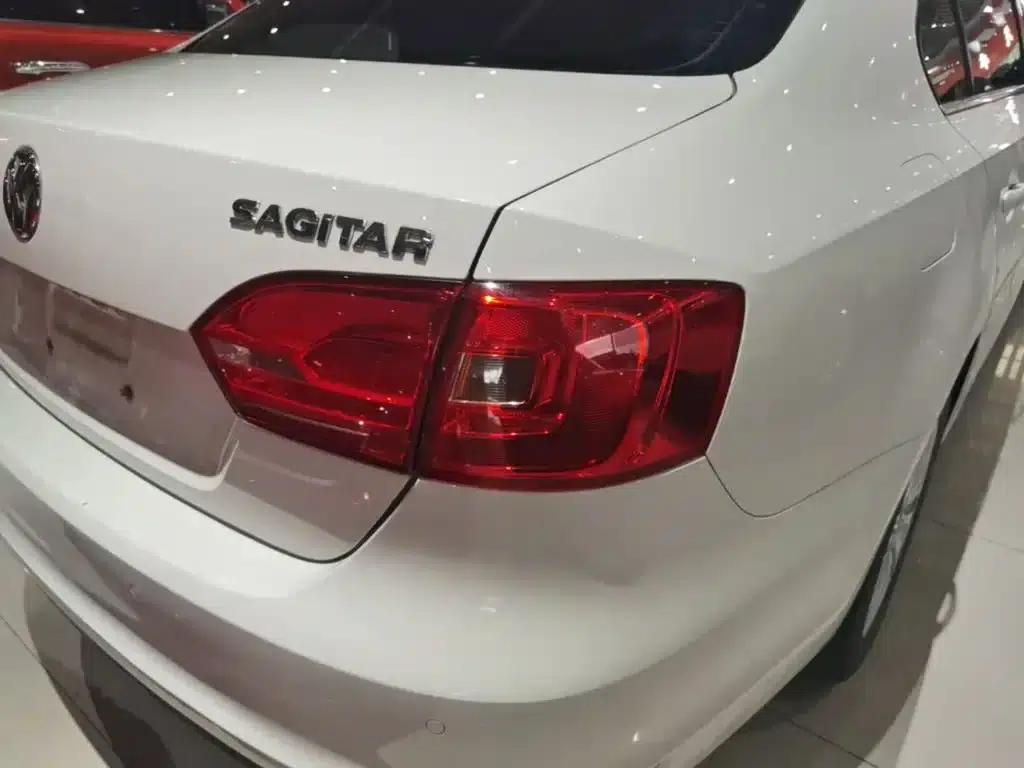 2014 Volkswagen Sagitar Facelift 1.6L Automatic Leading Edition — миниатюра 8