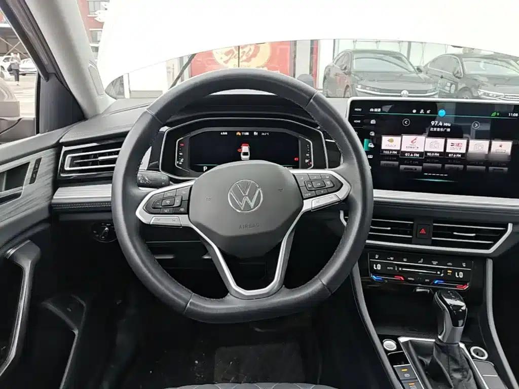 2023 Volkswagen Sagitar 300TSI DSG Excellence Edition — миниатюра 11