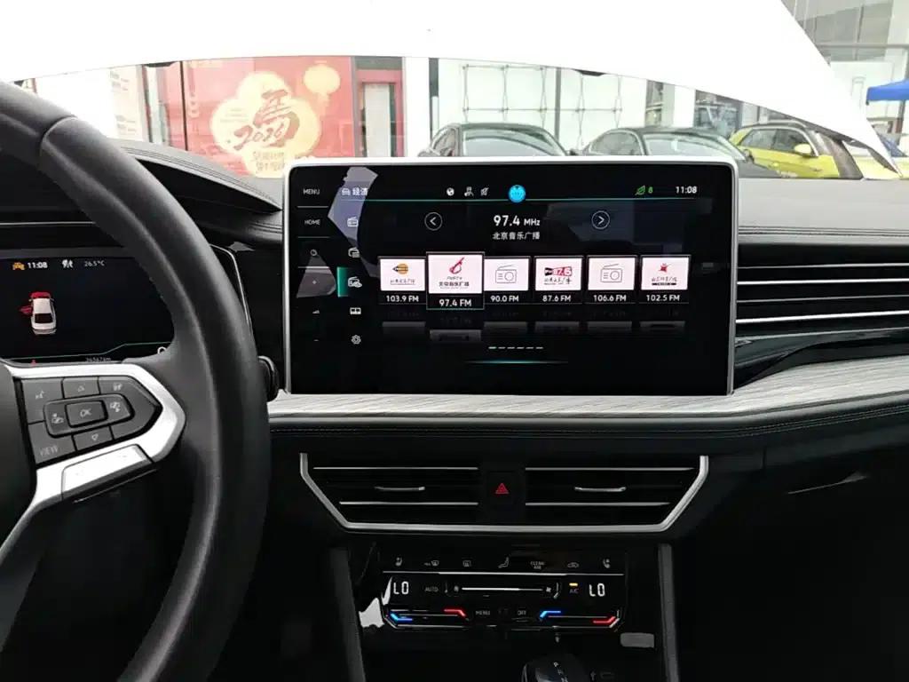 2023 Volkswagen Sagitar 300TSI DSG Excellence Edition — миниатюра 13