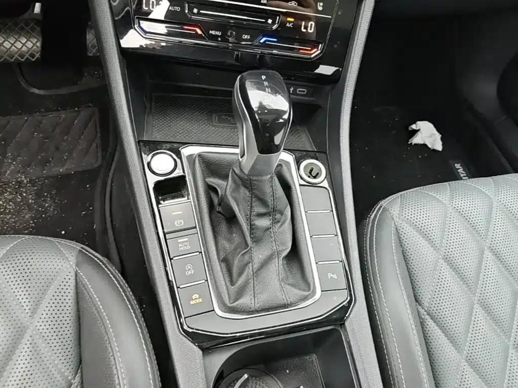 2023 Volkswagen Sagitar 300TSI DSG Excellence Edition — миниатюра 14