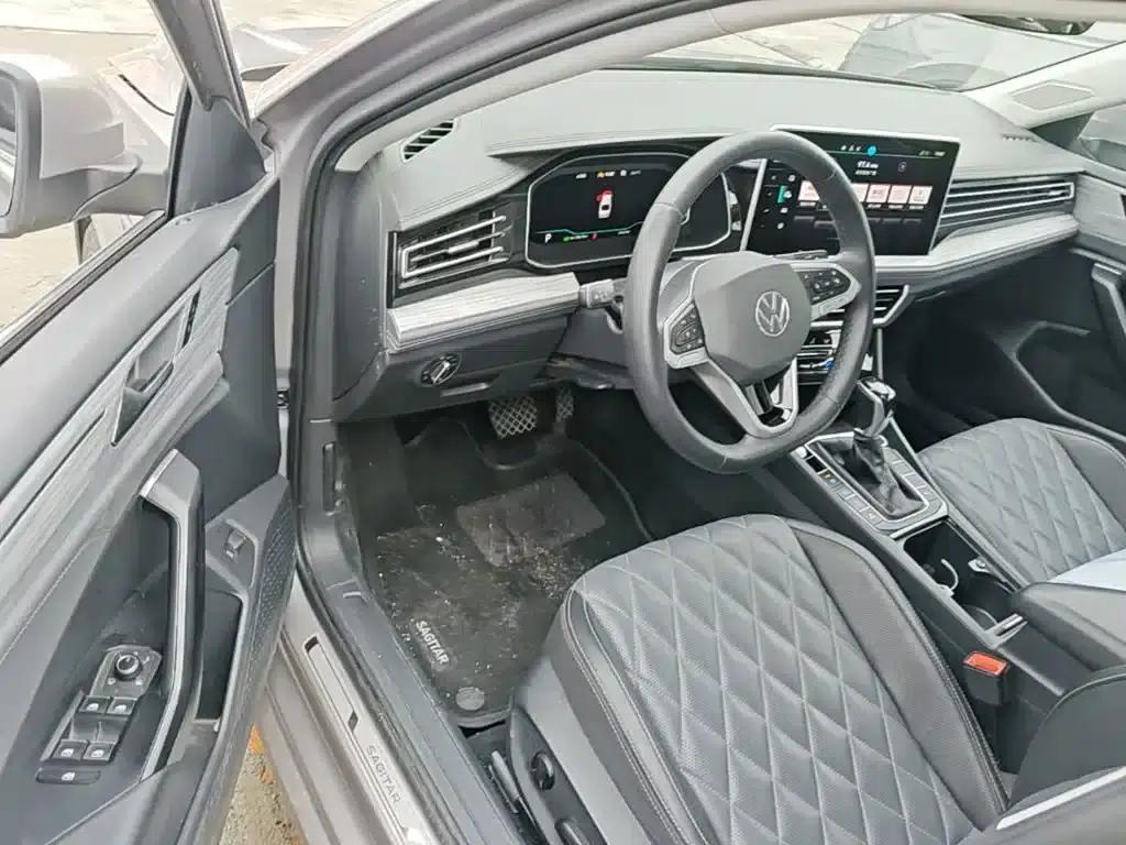 2023 Volkswagen Sagitar 300TSI DSG Excellence Edition — миниатюра 16