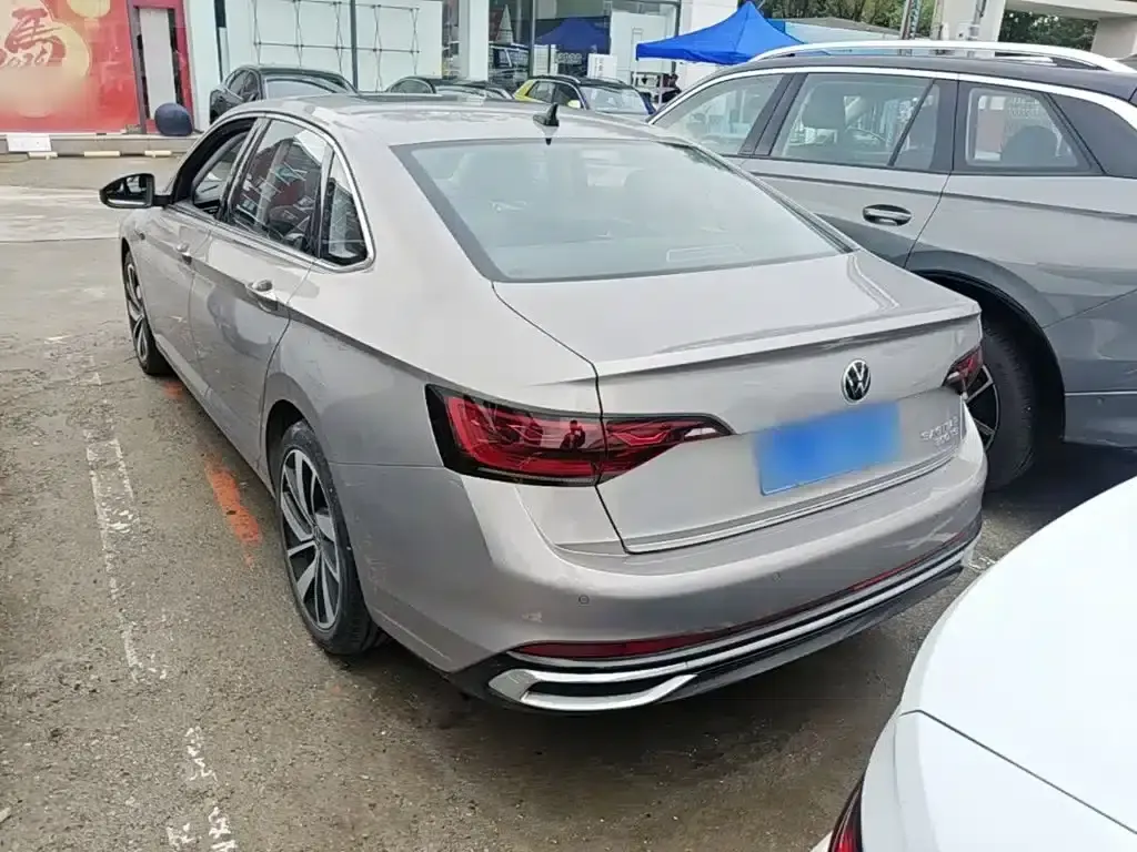 2023 Volkswagen Sagitar 300TSI DSG Excellence Edition — миниатюра 5