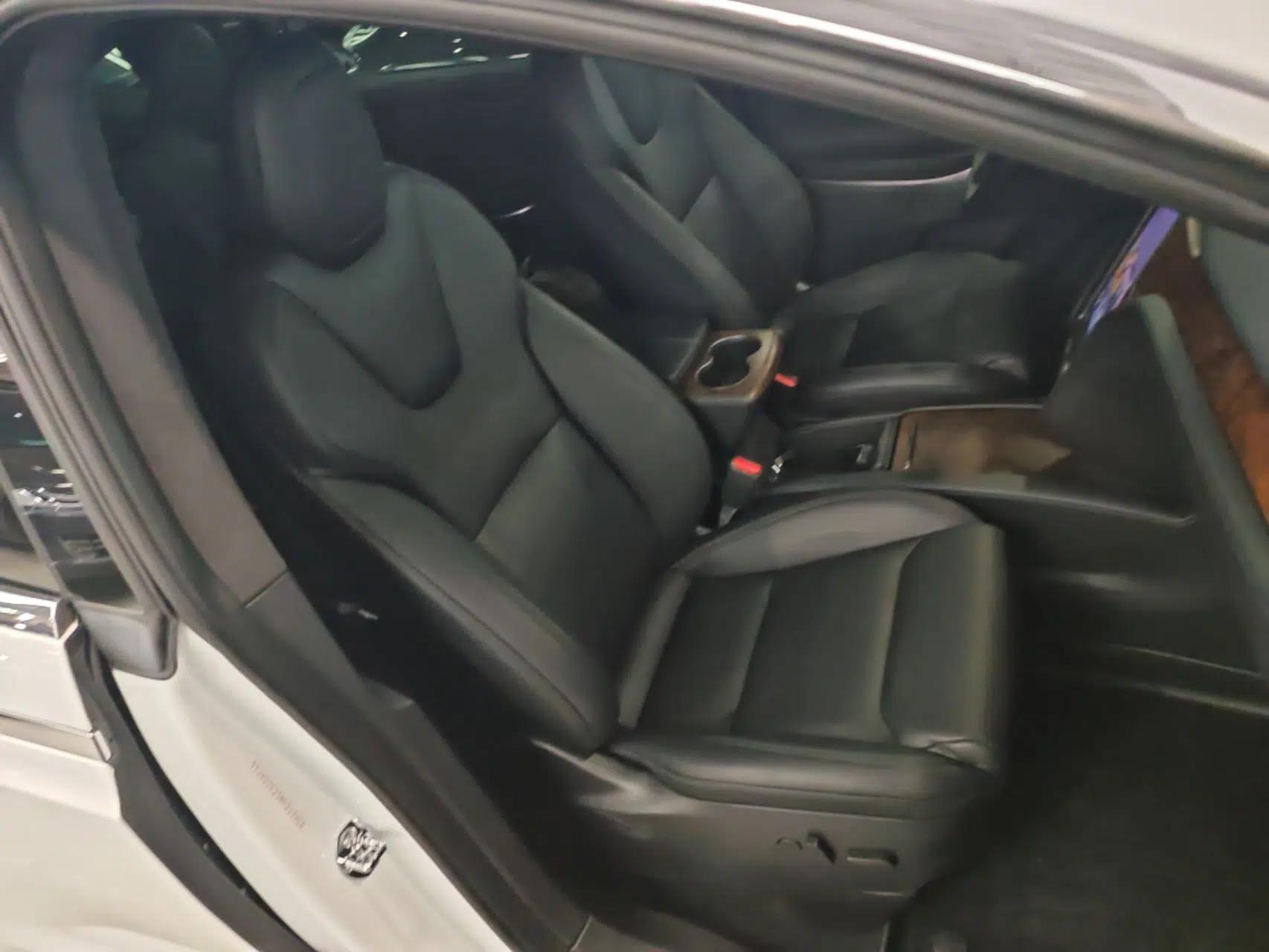 Tesla Model X 2020 Long-Range Upgrade Version — миниатюра 19