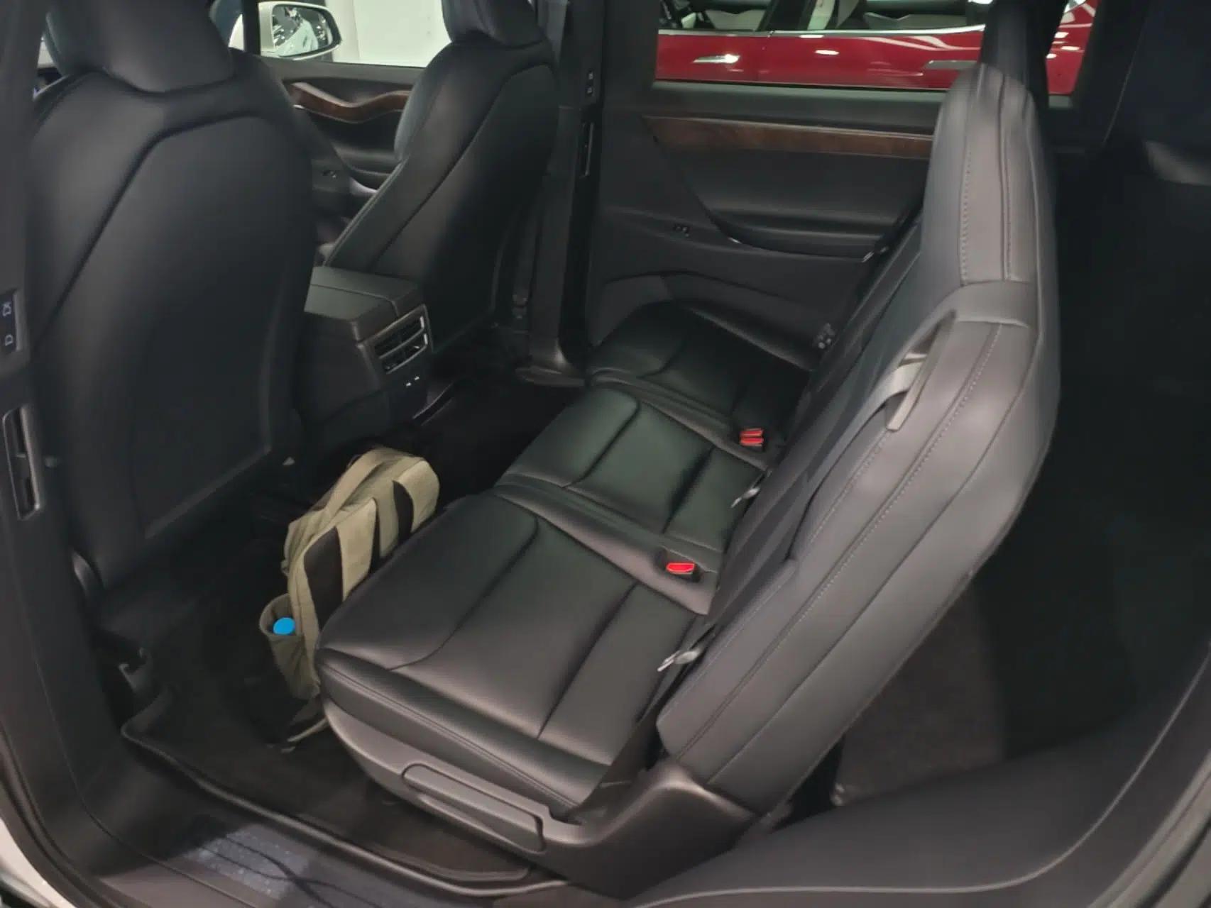 Tesla Model X 2020 Long-Range Upgrade Version — миниатюра 20