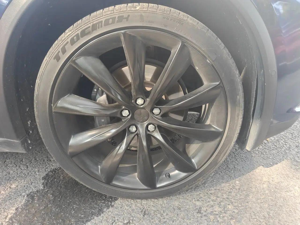Tesla Model X 2017 X 100D Long Range Edition — миниатюра 8