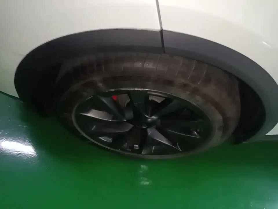 Tesla Model X 2023 Three-Motor All-Wheel-Drive Plaid Version — миниатюра 11
