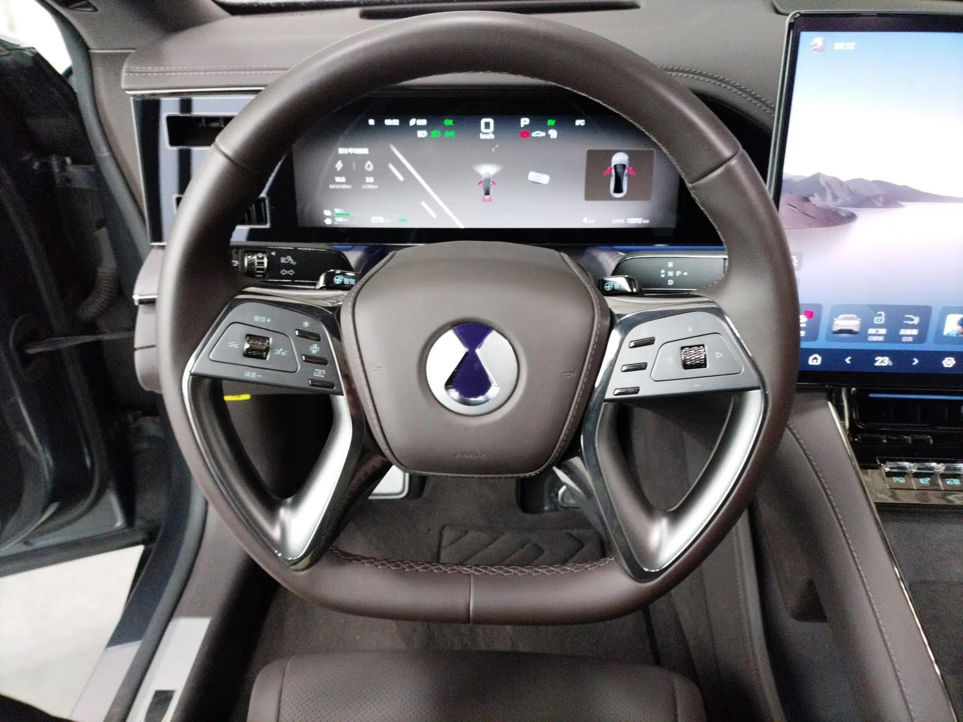 Denza Z9 2024 1100 km Four-Wheel Drive Max Version — миниатюра 18