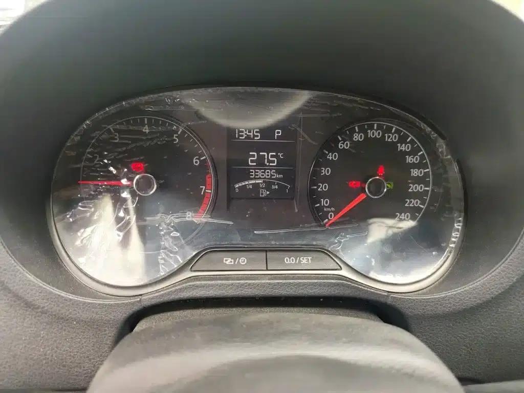 2016 Polo 1.4L Automatic Fashion Edition — миниатюра 12