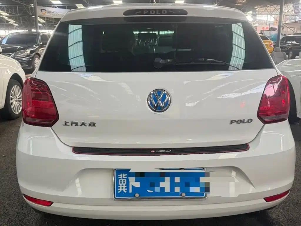 2016 Polo 1.4L Automatic Fashion Edition — миниатюра 4