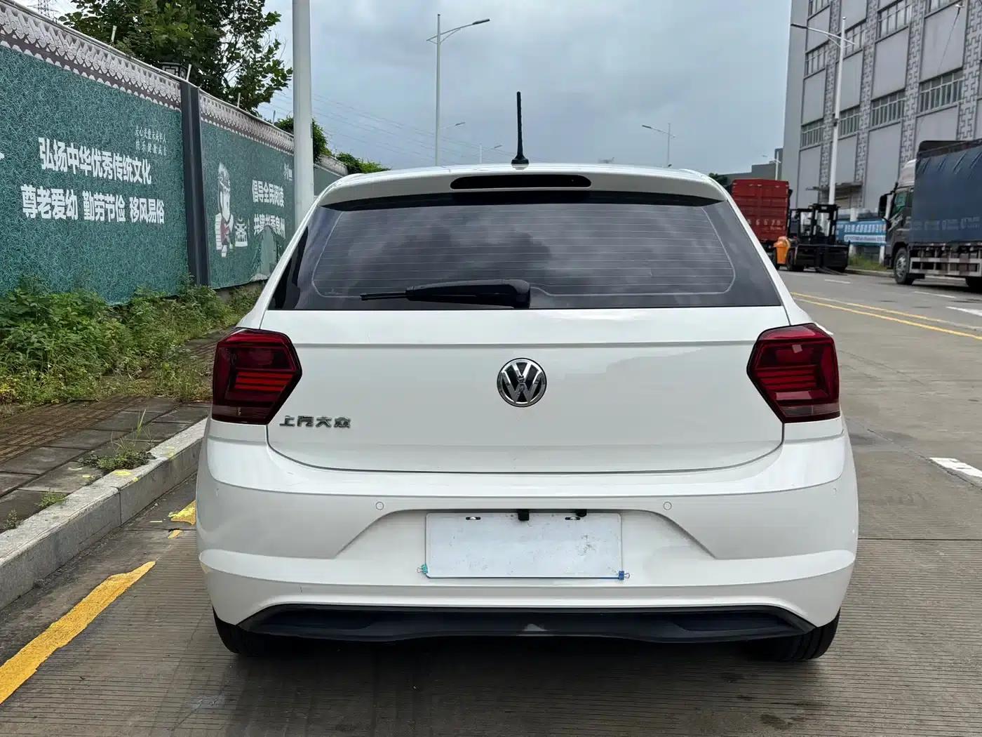 2019 Polo Plus 1.5L Automatic Colorful Technology Edition — миниатюра 14