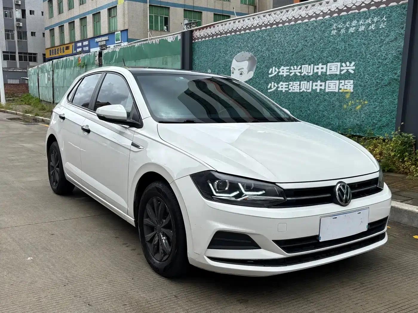 2019 Polo Plus 1.5L Automatic Colorful Technology Edition — миниатюра 3