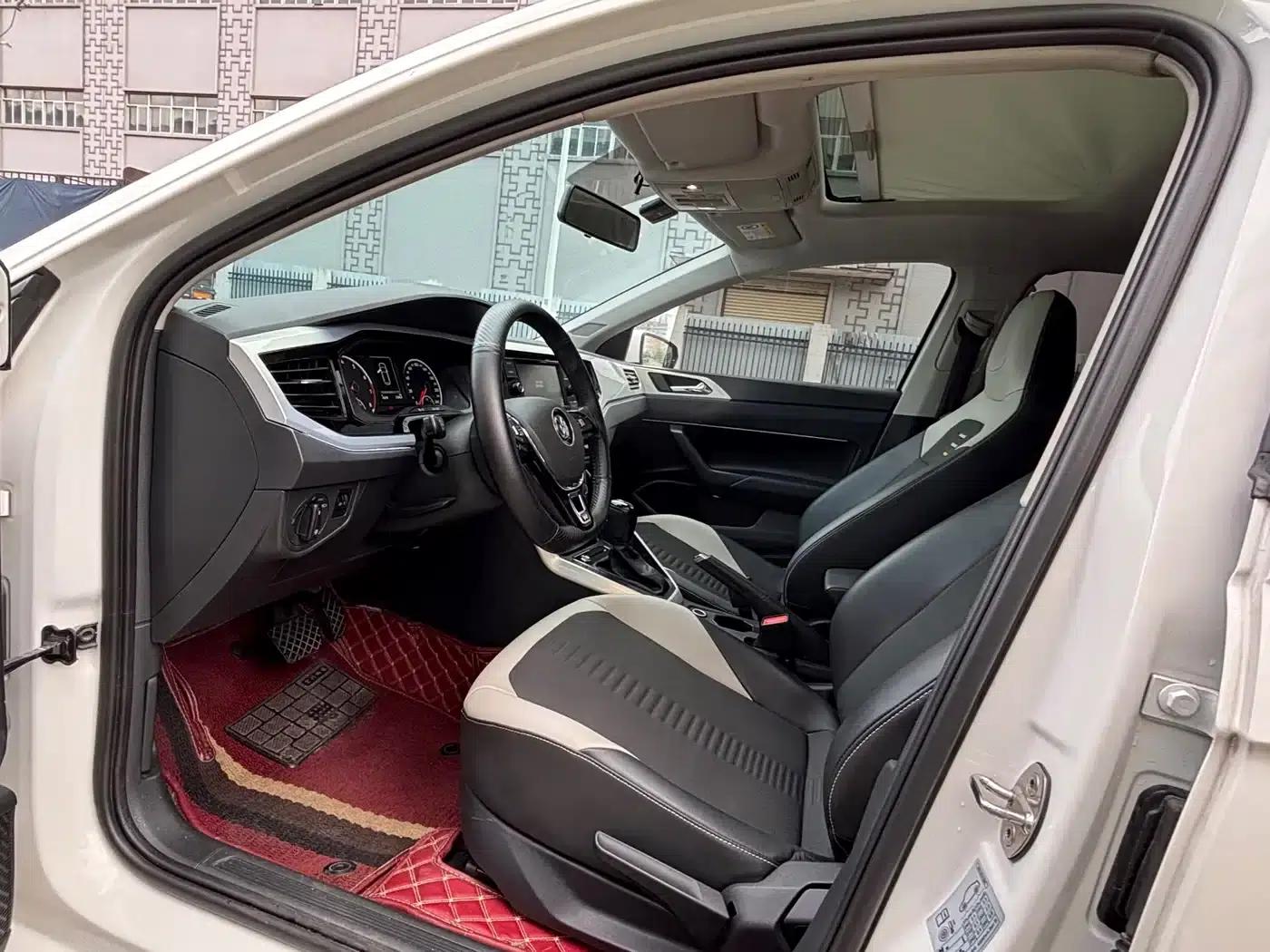 2019 Polo Plus 1.5L Automatic Colorful Technology Edition — миниатюра 6