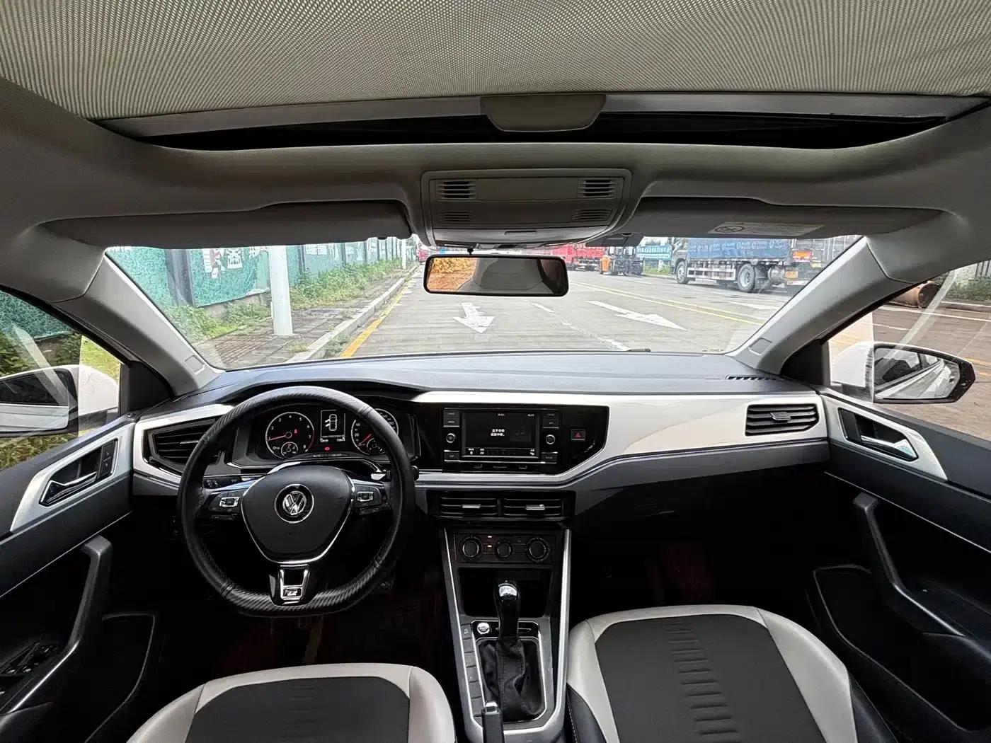 2019 Polo Plus 1.5L Automatic Colorful Technology Edition — миниатюра 8