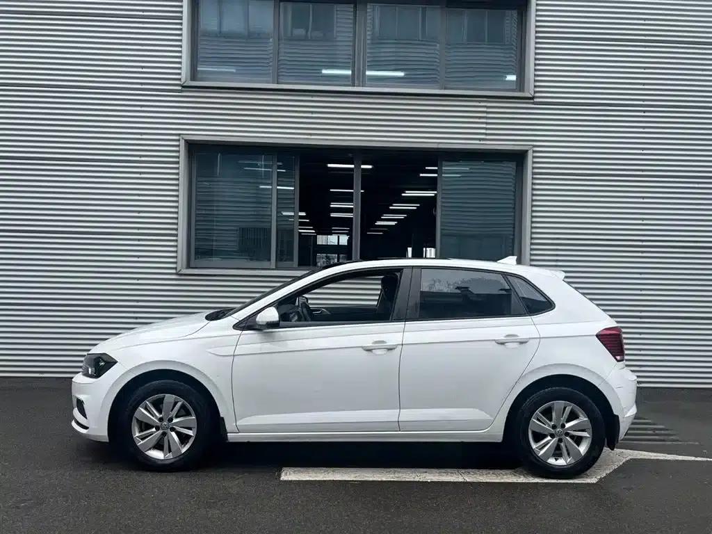2019 Polo Plus 1.5L Automatic Panoramic Enjoyment Edition — миниатюра 3