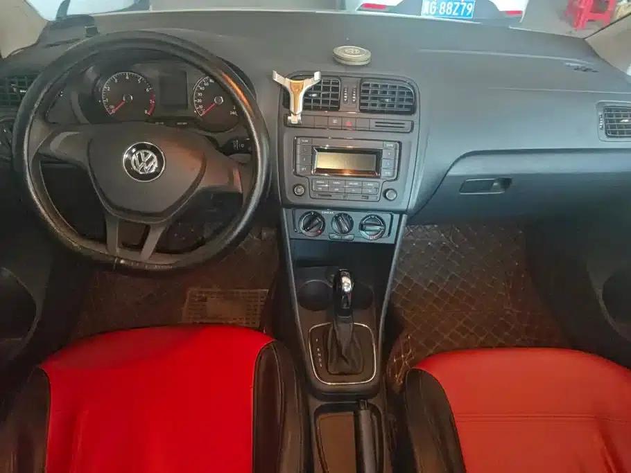 2016 Polo 1.4L Automatic Fashion Edition — миниатюра 12