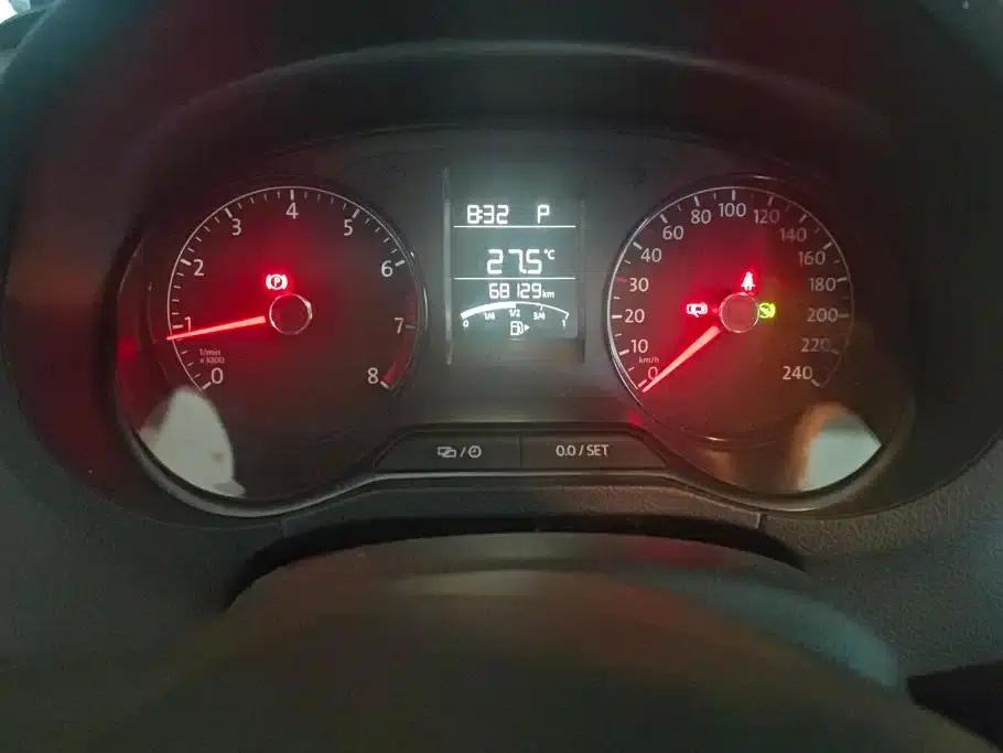 2016 Polo 1.4L Automatic Fashion Edition — миниатюра 14