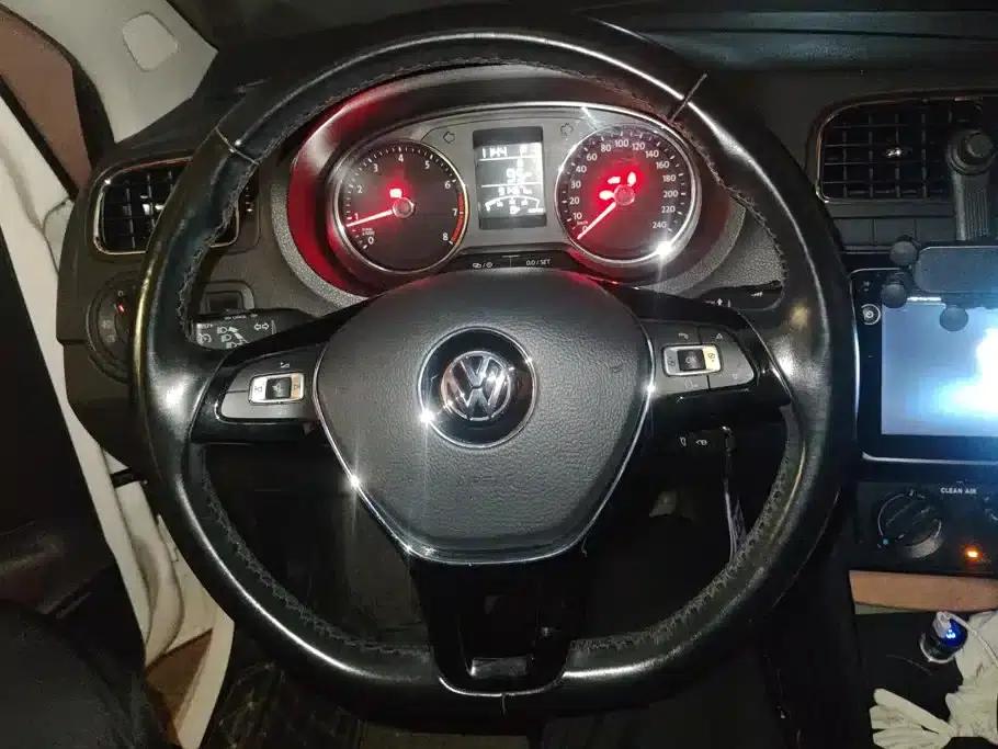 2016 Polo 1.6L Automatic Comfort Model — миниатюра 15
