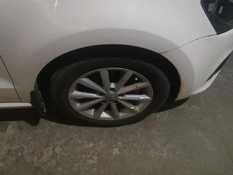 2016 Polo 1.6L Automatic Comfort Model — миниатюра 6