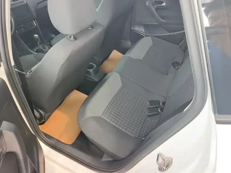 2016 Polo 1.6L Automatic Comfort Model — миниатюра 11