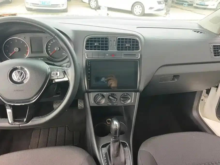 2016 Polo 1.6L Automatic Comfort Model — миниатюра 13