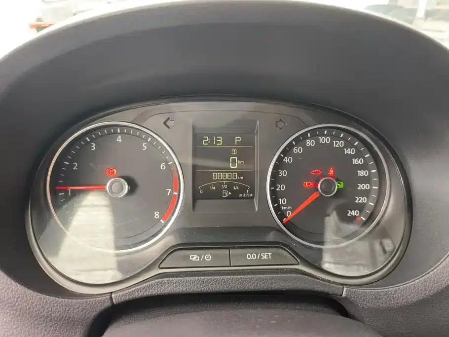 2016 Polo 1.6L Automatic Comfort Model — миниатюра 14