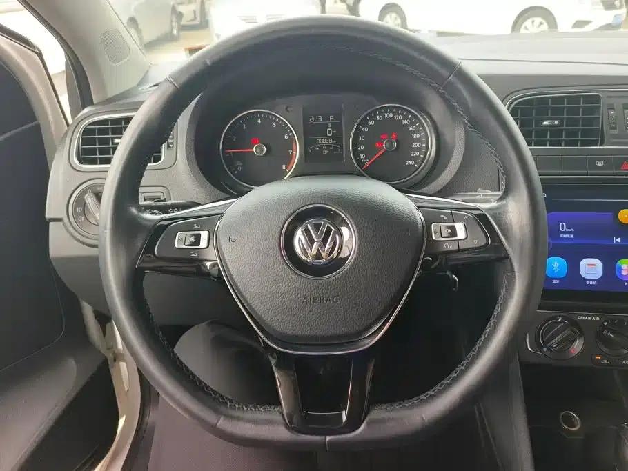 2016 Polo 1.6L Automatic Comfort Model — миниатюра 15