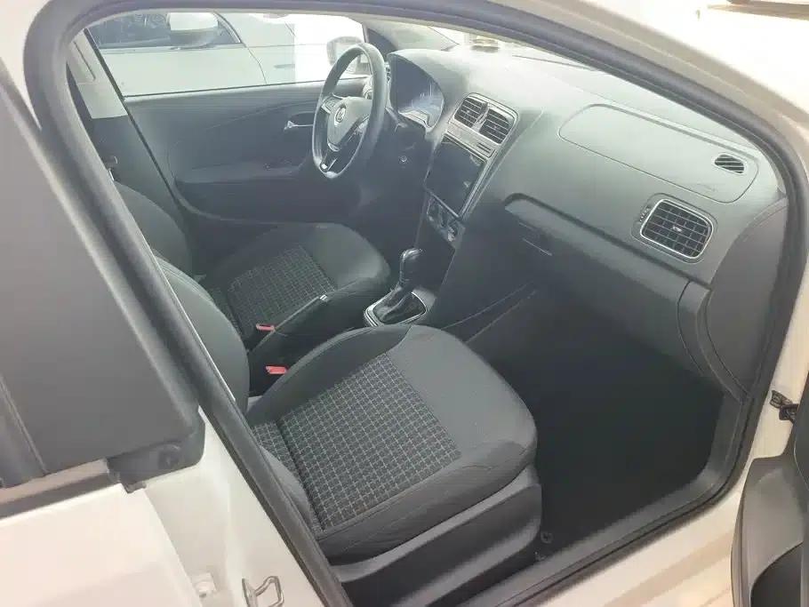 2016 Polo 1.6L Automatic Comfort Model — миниатюра 8