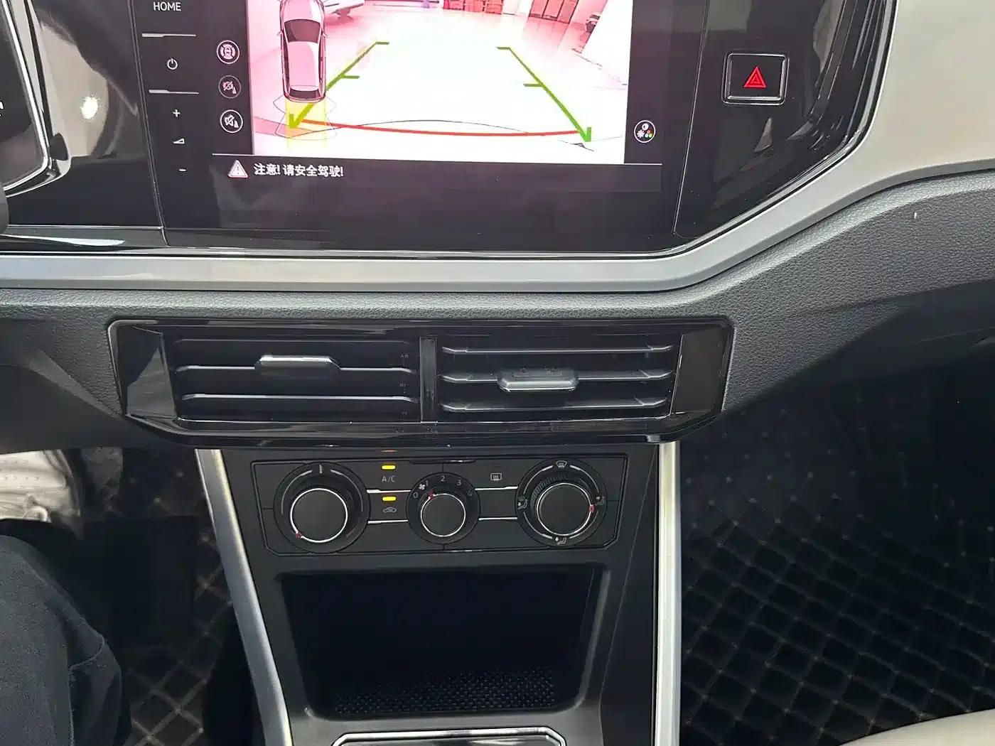 2023 Polo Facelift Plus 1.5L Automatic Trendy Smart Edition — миниатюра 14
